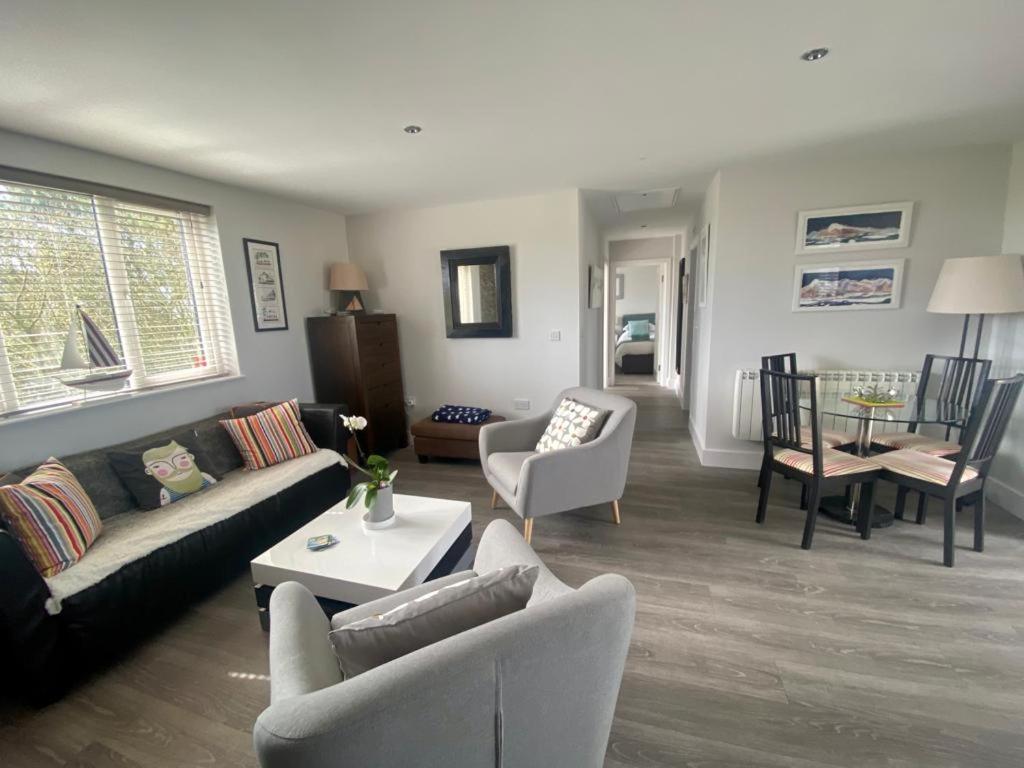 2 Bedroom Cottage Sleeps 4, With Pool Use, 森嫩 外观 照片